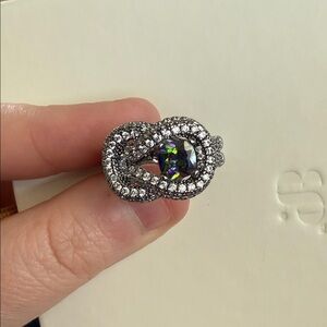 Bomb Party Beautiful Knot Ring (name unknown)